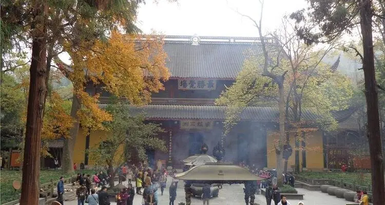 lingyin_temple5c84a7e1493c_cut_750x400_573_1729870255